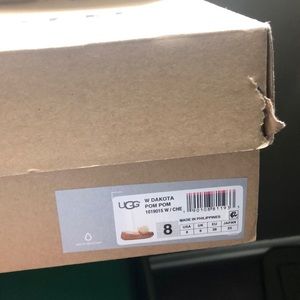 COPY - Ugg Dakota Pom Pom Slipper - Chesnut